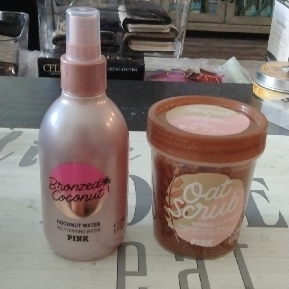 Victoria's Secret Bronzed Coconut Water Self Tanner& Oat Scrub Coconut Oil (set)